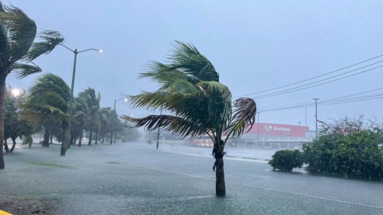 Martes de lluvias intensas en el sur de México y calor extremo en el norte