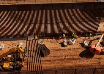 Reforzamiento fronterizo: levantan 11 km de muro más alto en EE. UU.