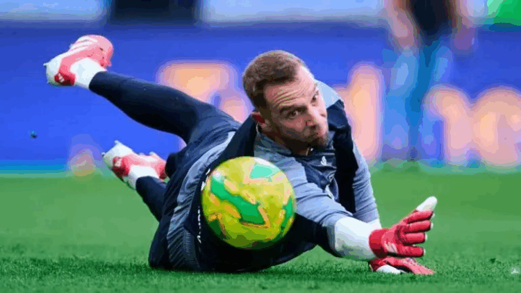 El portero español Pau López deja al Toluca y apunta a regresar al Betis