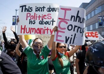 Un mes de redadas migratorias convierte a Los Ángeles en símbolo de resistencia en EE.UU