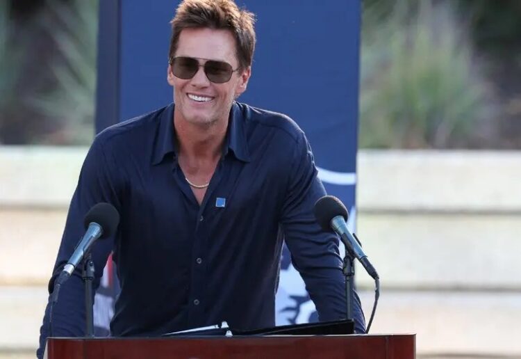 Tom Brady reacciona a la medalla de oro de México en flag football