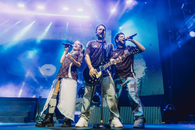 LA MAGIA INTACTA: ERREWAY CELEBRA LA ETERNIDAD DE REBELDE WAY EN LA CIUDAD DE MÉXICO