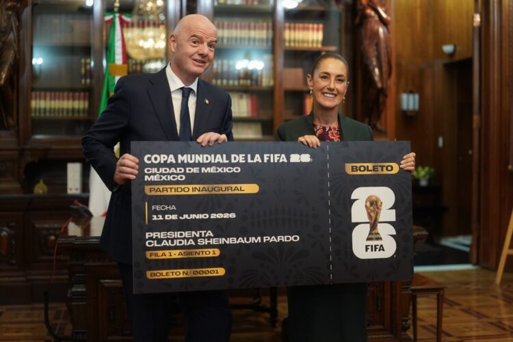 Sheinbaum analiza regalar boleto para Mundial 2026 que Infantino le dio