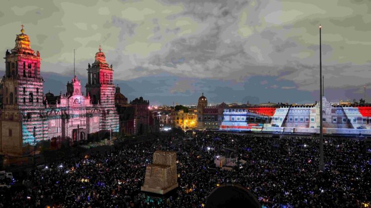 Luz sobre piedra: Maizz Visual transforma el Zócalo en una experiencia inmersiva de historia y arte