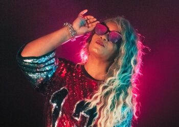 Entre raíces y futuro, Queen’ D y Mitze Maíz celebran la unión latinoamericana en ‘Dame’ al pulso del Reggae Dancehall