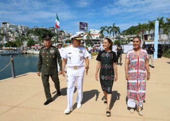 Acapulco está de pie tras estragos de huracanes Otis y John: Sheinbaum