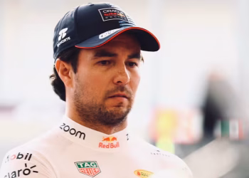 Checo Pérez vuelve a F1 2026: lista completa de pilotos y equipos para la nueva temporada