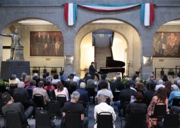 Suenan Amadeus Mozart y Frederic Chopin en el grand piano de la Casona de Xicoténcatl