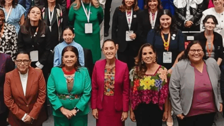 ‘Es tiempo de mujeres en México y en el mundo’, dice Sheinbaum