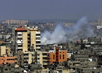 Bombardeos a cada hora en la ciudad de Gaza mientras Israel prepara la invasión