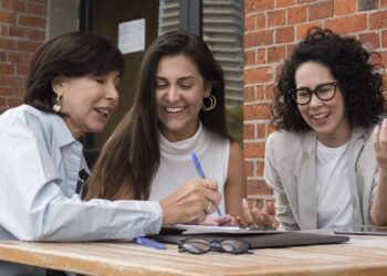 AMEDigital impulsa inclusión digital para mujeres en proceso de reinserción social