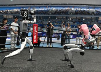 Comienzan “juegos olímpicos” de robots humanoides en China