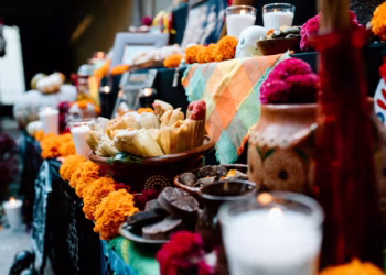 Descubre la ruta ideal para armar el altar perfecto de Día de Muertos