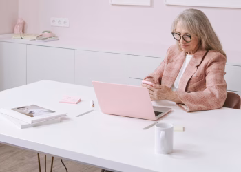 Envejecer con propósito: cómo fortalecer tu salud emocional y construir un legado que inspire