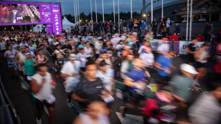 José Frías, el emotivo festejo del primer lugar del grupo de silla de ruedas del XLII Maratón de la Ciudad de México Telcel 2025