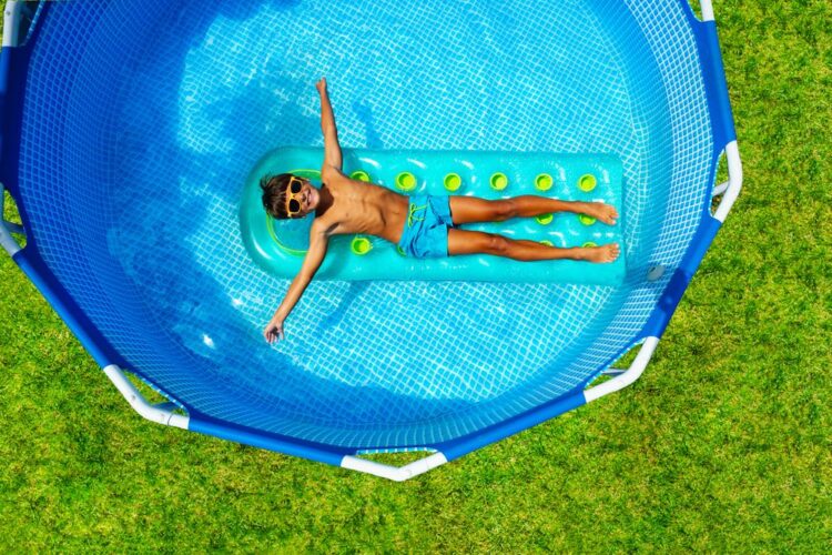 Mueblería Elizondo explica cómo descubrir las mejores albercas en este verano