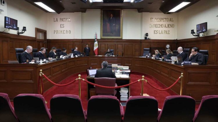 Entre aplausos, SCJN inicia la que se espera sea su última sesión