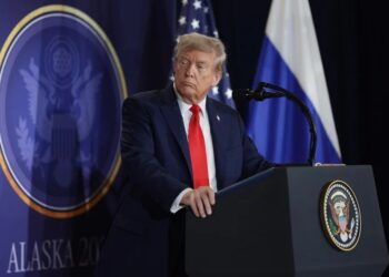 Trump dice que Zelenski puede acabar la guerra «casi de inmediato» si descarta Crimea y la OTAN