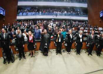Concluye maratónica sesión en el Senado tras seis horas de toma de protestas de 875 jueces, ministros y magistrados