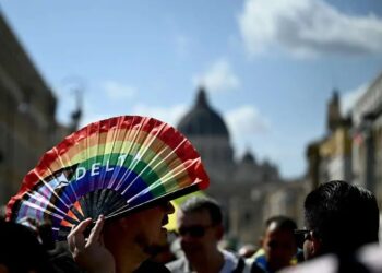 El Vaticano recibe el primer gran peregrinaje LGBT+ oficial en el marco del Jubileo