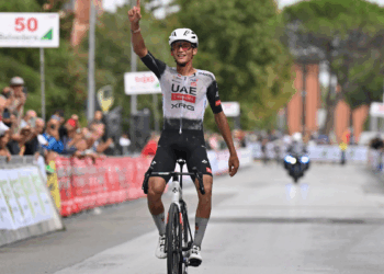 Isaac del Toro está imparable y conquista el Giro della Toscana 2025