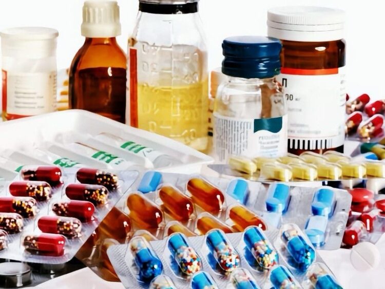 Gobierno exhibe incumplimiento en abasto: 43 millones de piezas médicas no llegaron