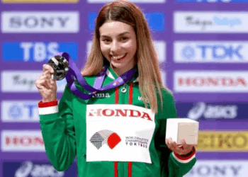 Alegna González rompe récord y conquista medalla de plata mundial en Tokio