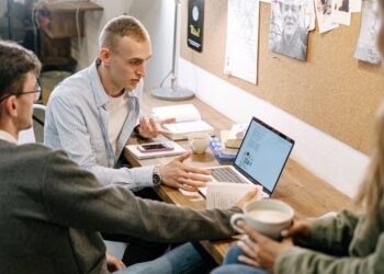 La UMAD impulsa el crecimiento profesional a través de su oferta 100% en línea