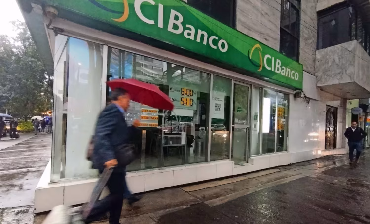 Revocan licencia y liquidan CIBanco, señalado por EU de posibles operaciones relacionadas con lavado de dinero