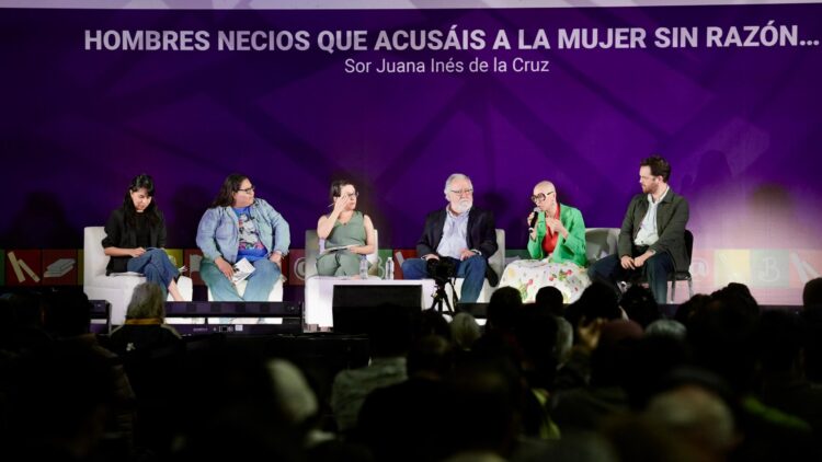 Más de 1.3 millones de asistentes disfrutaron la XXV Feria Internacional del Libro en el Zócalo de la Ciudad de México.