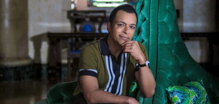 Jon Secada, la voz que convierte la nostalgia en eternidad, llega a La Maraka en diciembre