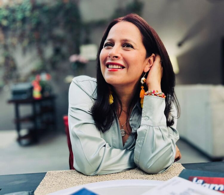 Orgullo para México, la talentosa escritora Guadalupe Vera recibirá presea en California con su libro “Terca”