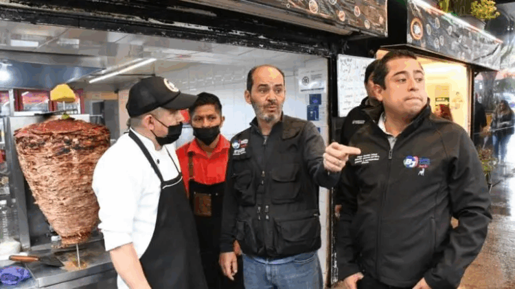 Ordena alcaldía Benito Juárez a 17 comercios en Del Valle a liberar espacios públicos