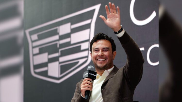 Checo Pérez adelanta de qué color será su casco en Cadillac para 2026: ¿será negro o dorado?
