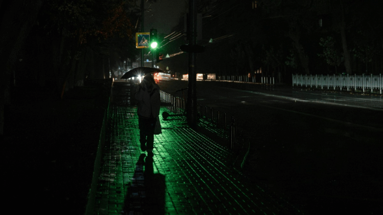 Ataque de Rusia deja sin luz a miles en Odesa, Ucrania, en plena antesala del invierno