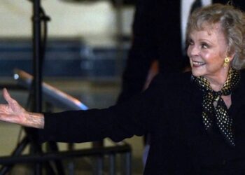 Muere a los 100 años June Lockhart, actriz de “Lassie” y “Perdidos en el espacio”