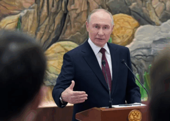 Rusia parará los combates si Ucrania se retira, afirma Putin