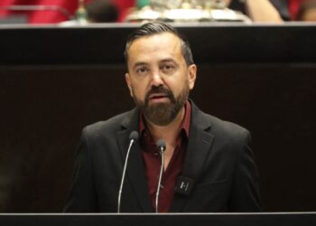 Plantean incluir educación financiera básica en planes y programas de secundaria, media superior y superior