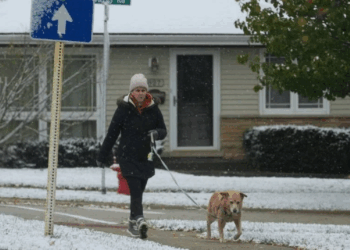 Primeras nevadas en EU ponen en alerta hasta 14 estados por bajas temperaturas