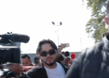 ‘No fuimos vinculados a proceso’ Christian Nodal respira aliviado tras 17 horas de audiencia