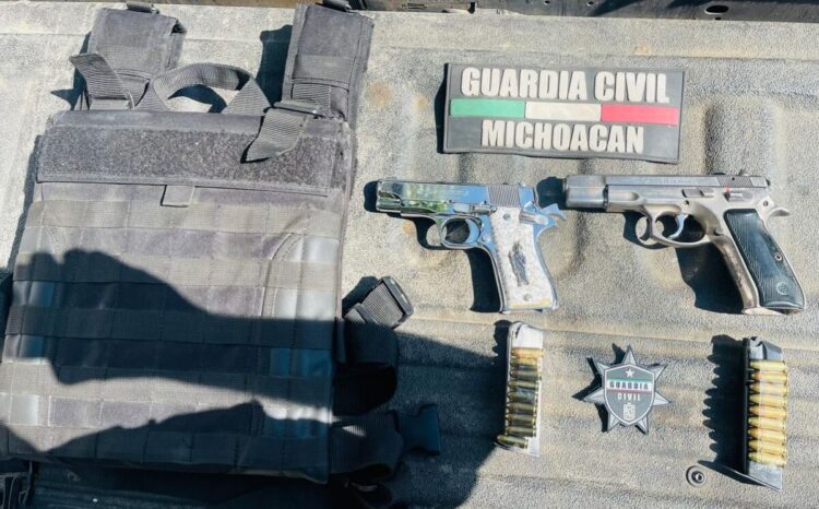 ¡Nuevo golpe en Michoacán! Detienen a 4 hombres con armas