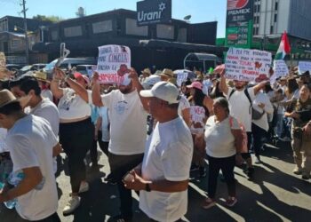 Inicia marcha con miles de asistentes en Uruapan para exigir justicia por el alcalde Carlos Manzo
