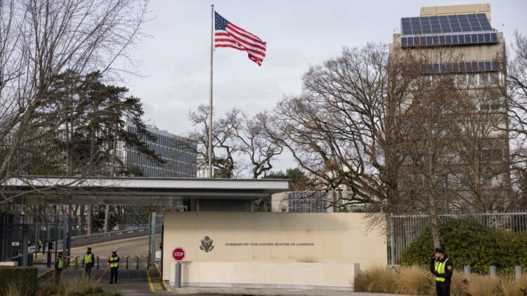 Delegaciones de Europa, EE. UU. y Ucrania arrancan en Ginebra revisión del plan de paz de Trump