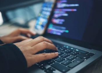 UE multa con 120 millones a X de Elon Musk por infringir la ley digital