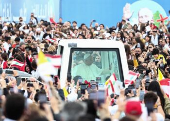 De visita en Líbano, Papa León XIV celebra misa en Beirut, cerca de donde ocurrió la explosión de 2020