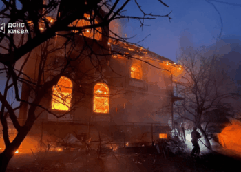 Rusia ataca a Ucrania con 500 drones y 40 misiles antes de reunión entre Zelenski y Trump