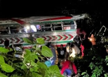 Autobús de la empresa “Transportes Sinaloa” cae a barranco en Guatemala; hay al menos 15 muertos