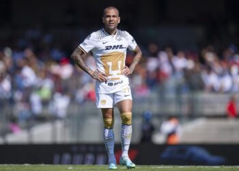 Dani Alves compra club portugués; desea volver a jugar tras 14 meses en la cárcel
