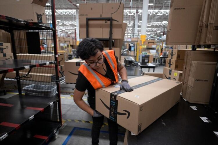 ¿Afectará tus envíos? Amazon recortará 16,000 puestos de trabajo