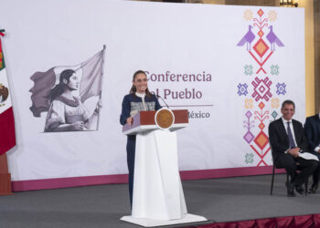 Sin aumentar impuestos y combatiendo la evasión fiscal, en 2025 se logró récord de recaudación con 487 mil 446 mdp más en 2024: Presidenta